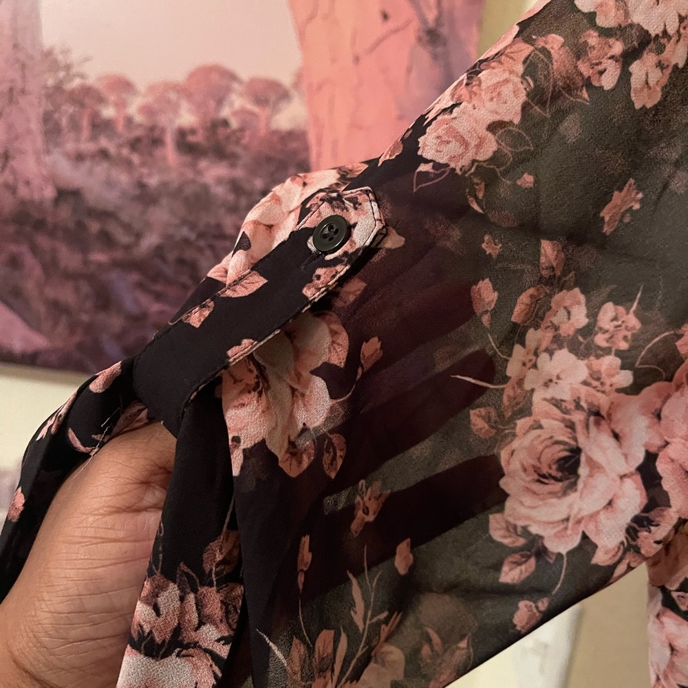Torrid Plus Size Women’s Floral Black and Pink high/low long blouse size 1X - Picture 4 of 13